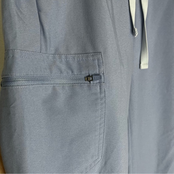 Figs Women's Jogger Pants in Light Blue - Picture 4 of 10